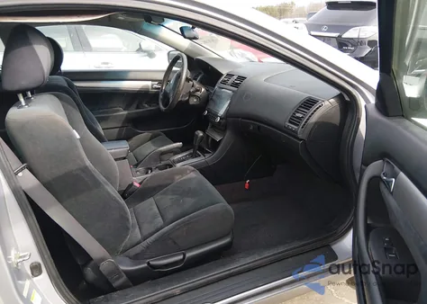 2004 Honda Accord 2.4 Ex from USA, damaged, VIN 1HGCM72544A021132